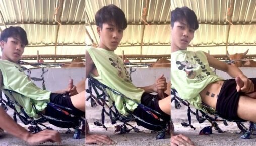 เอสคูณสองมาชักว่าวในคอกวัว ดูเหมือนพี่วัวจะแอบมอง น้ำแตกโชว์เลยครับ เงี่ยนควยมากเลย เอสคูณสองมาชักว่าวในคอกวัว ดูเหมือนพี่วัวจะแอบมอง น้ำแตกโชว์เลยครับ เงี่ยนควยมากเลย