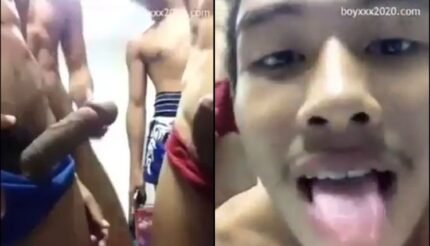 นักมวยค่ายสจ.วิชิตแปดริ้ว ควยใหญ่มาก คลิปหลุดแก๊งนักมวย  Video Call ชักว่าวอวดควยกันสนุกสนานและเงี่ยนมาก